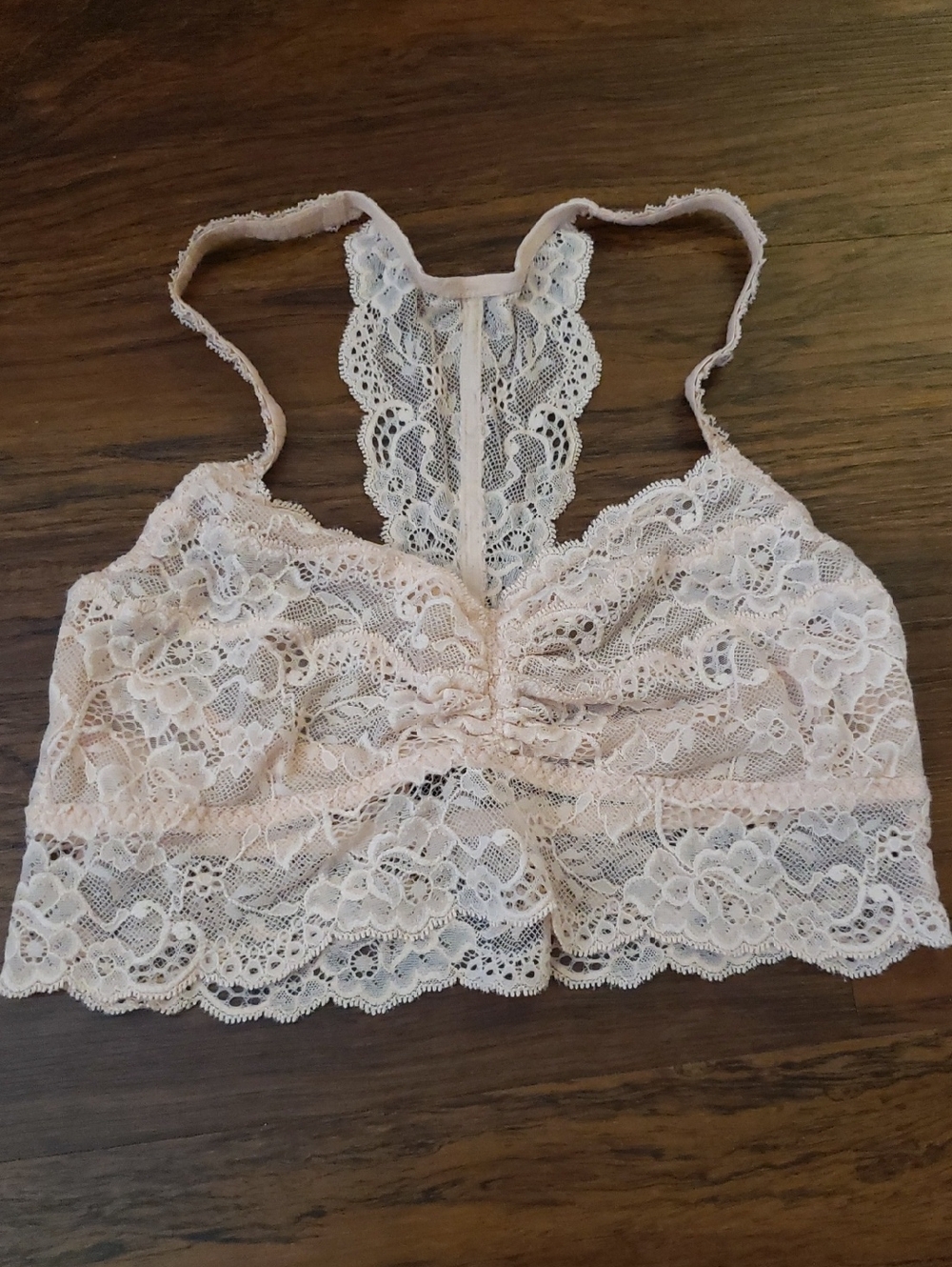 Victoria's Secret PINK Floral Lace Bralette in Light Peach Size Medium Feminine